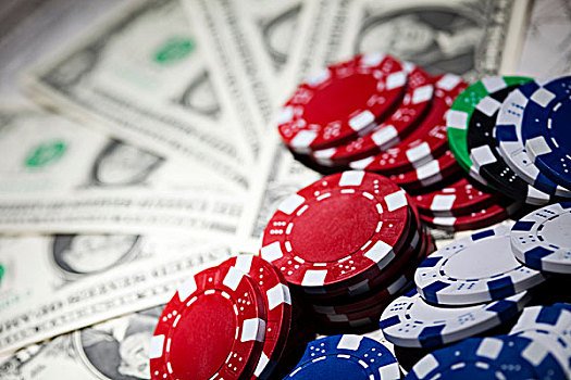MMR12 Live Casino Baccarat ဇယားပေါ် ဒီလာဘော်နှင့် ကစားနေသောမြင်ကွင်း